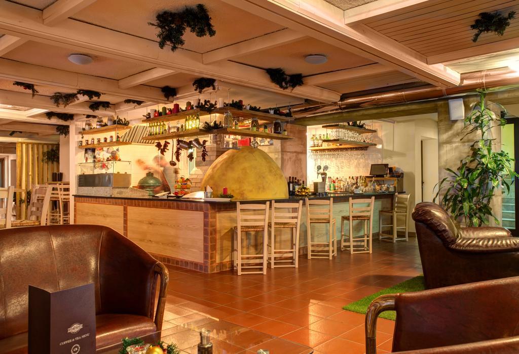 Apartments Flora-Daisy โบโรเวทส์ ภายนอก รูปภาพ