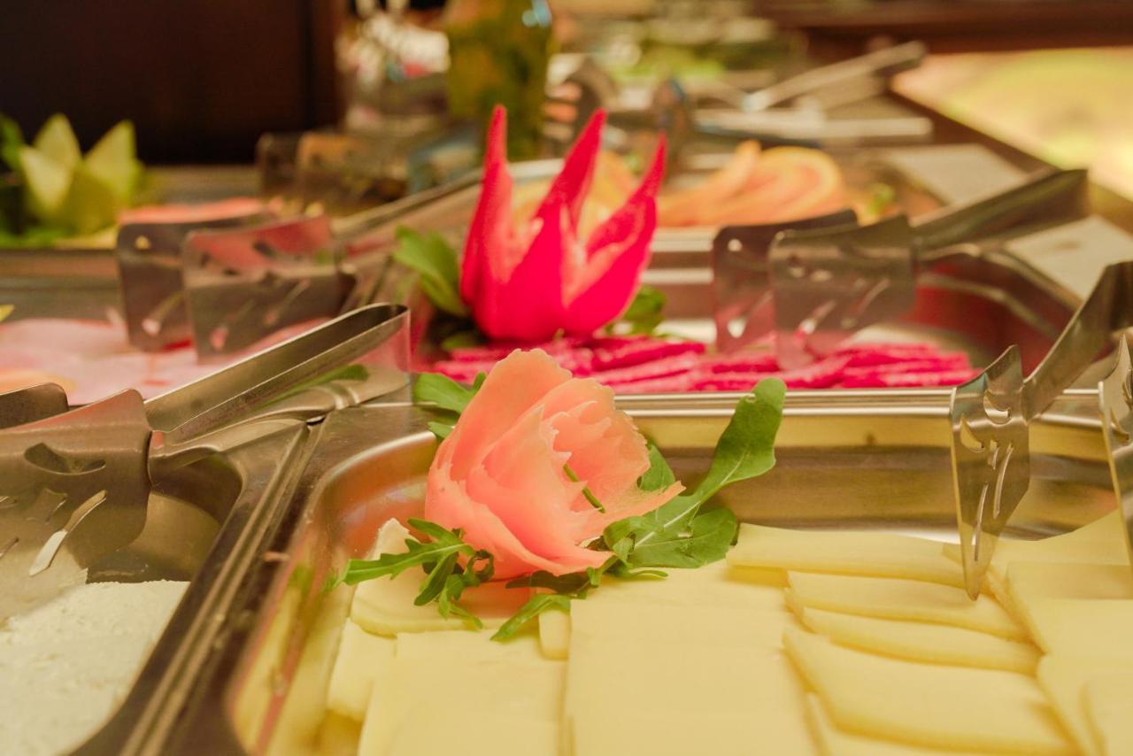 Apartments Flora-Daisy โบโรเวทส์ ภายนอก รูปภาพ