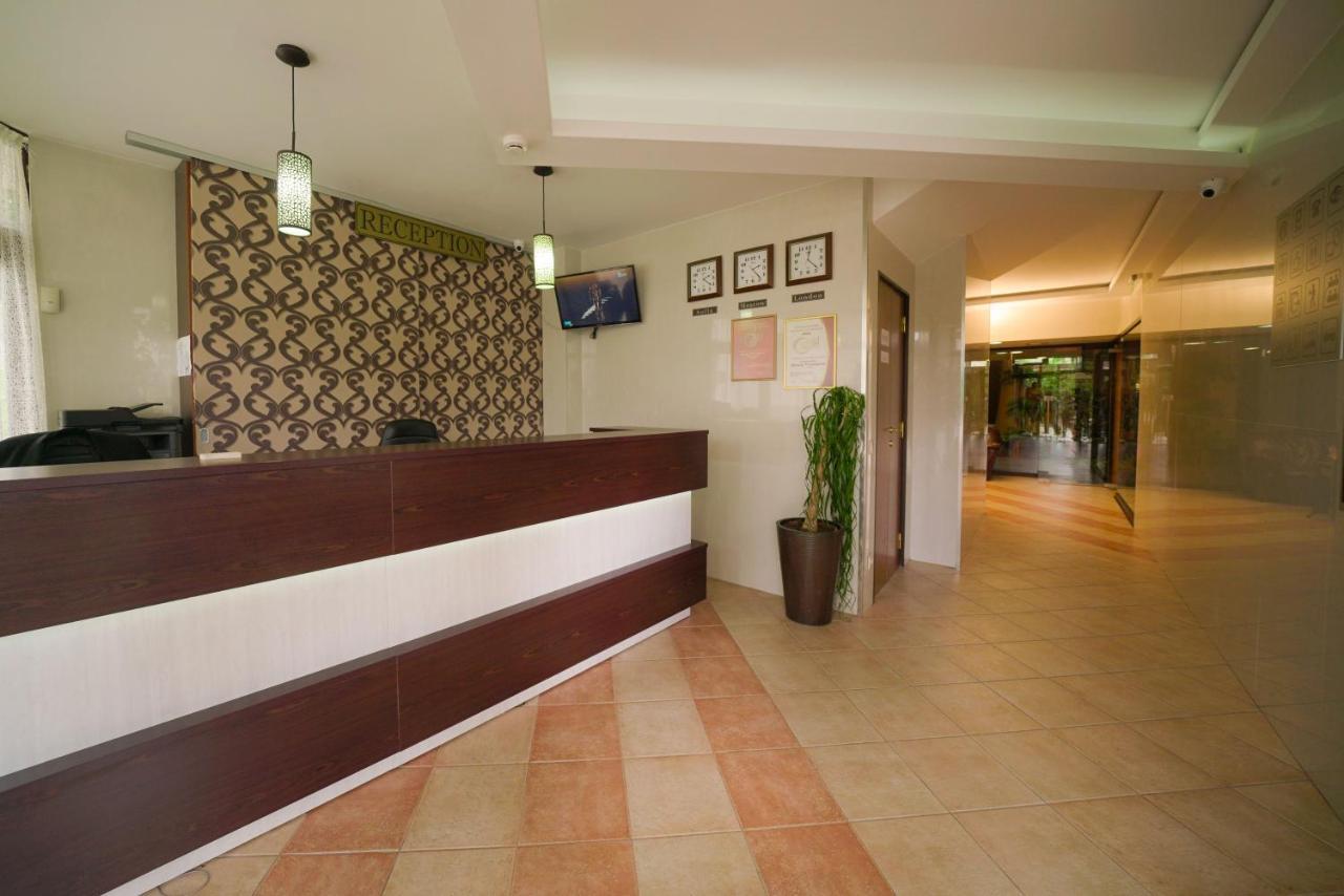 Apartments Flora-Daisy โบโรเวทส์ ภายนอก รูปภาพ