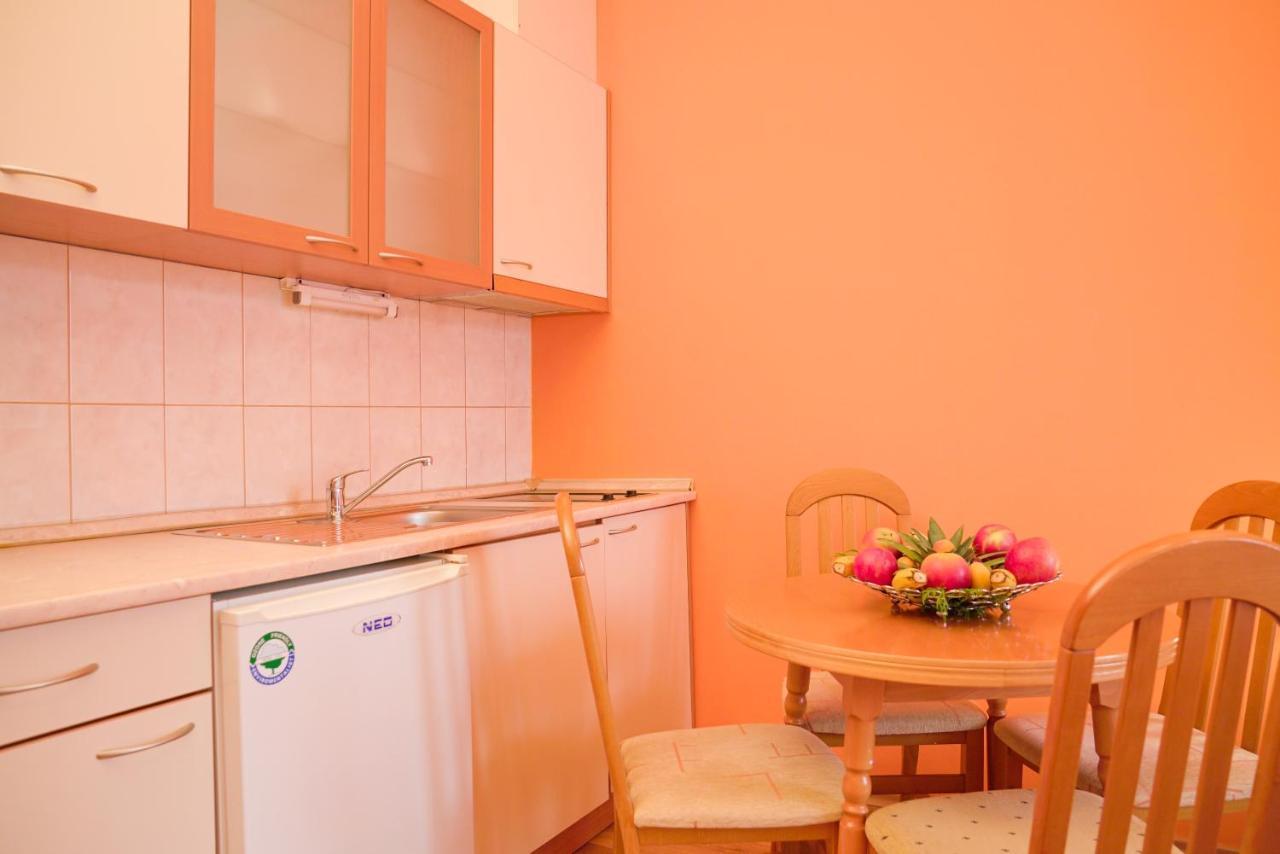 Apartments Flora-Daisy โบโรเวทส์ ภายนอก รูปภาพ