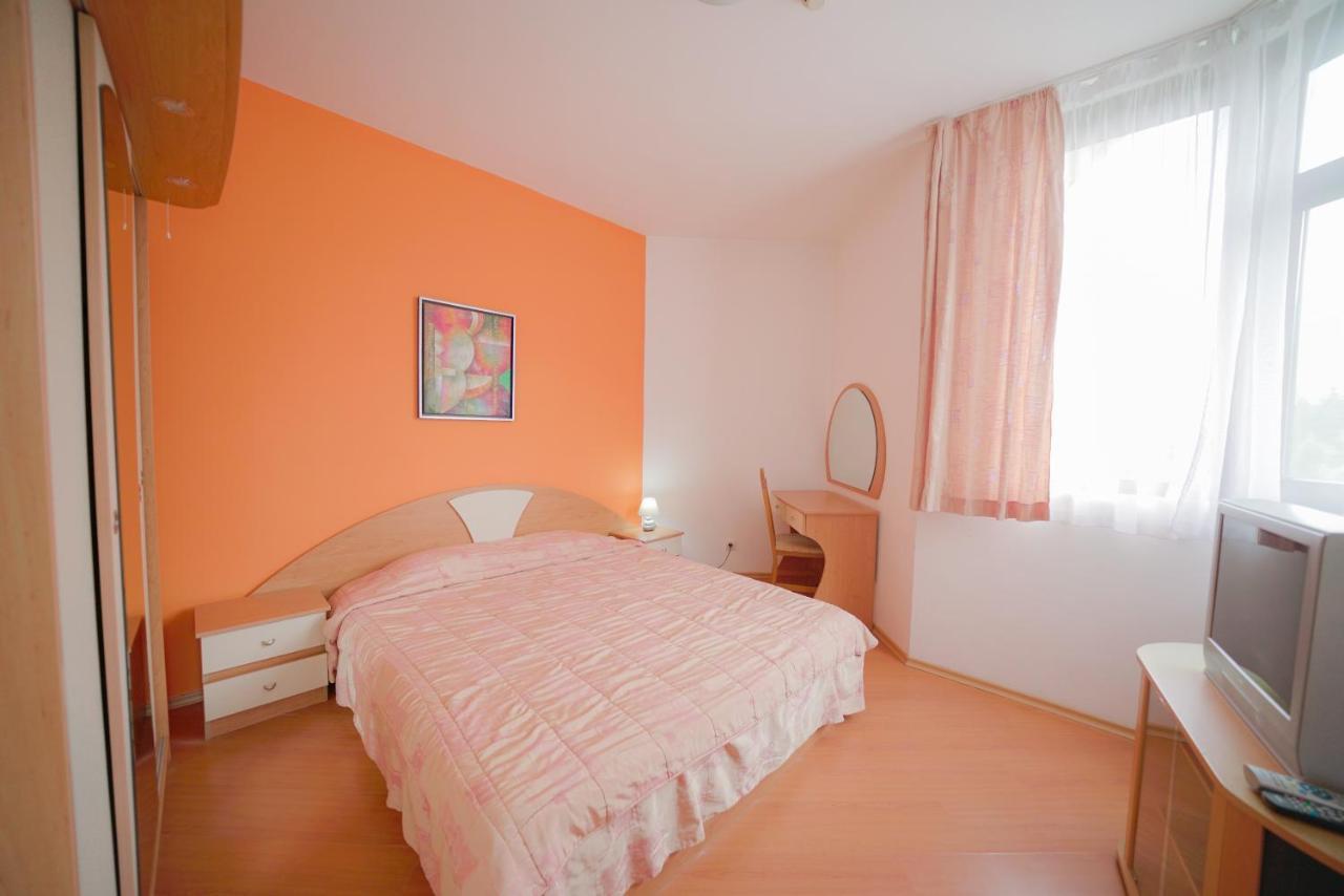 Apartments Flora-Daisy โบโรเวทส์ ภายนอก รูปภาพ
